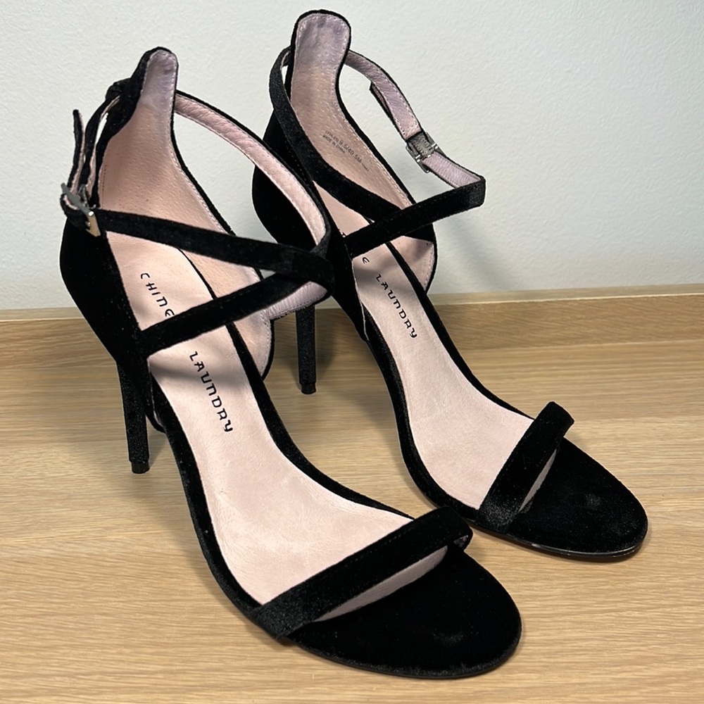 Worn 3 times Chinese Laundry black velour strappy heels sandals formal 9.5